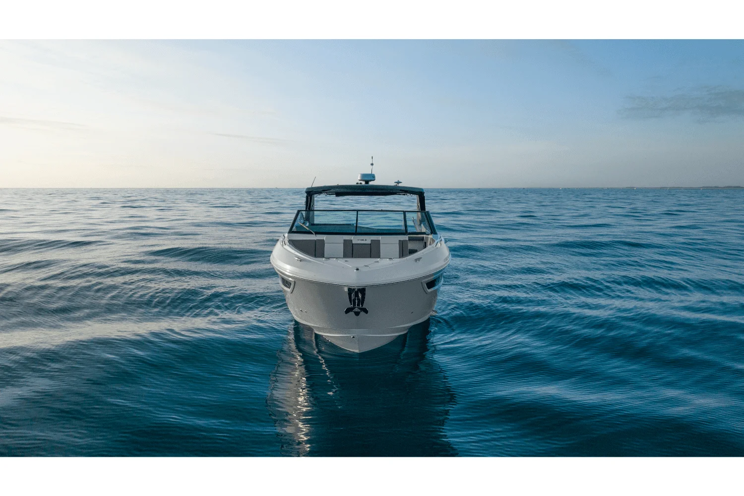 2026 Cruisers Yachts 38 GLS Outboard Image Thumbnail #4