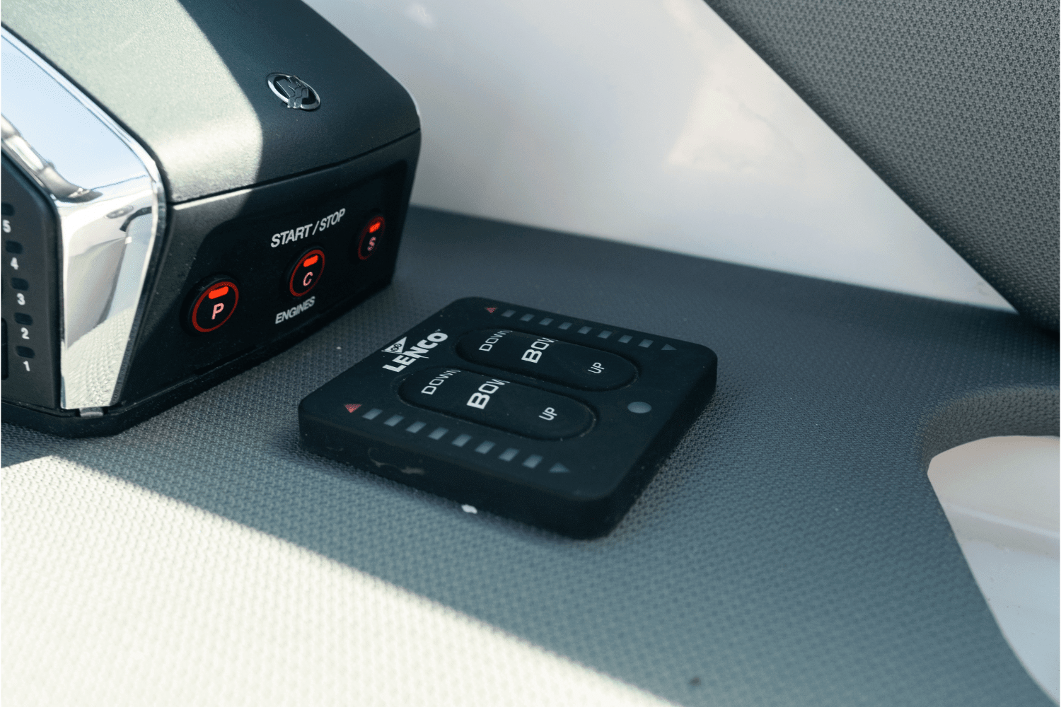 2026 Cruisers Yachts 38 GLS Outboard Image Thumbnail #81