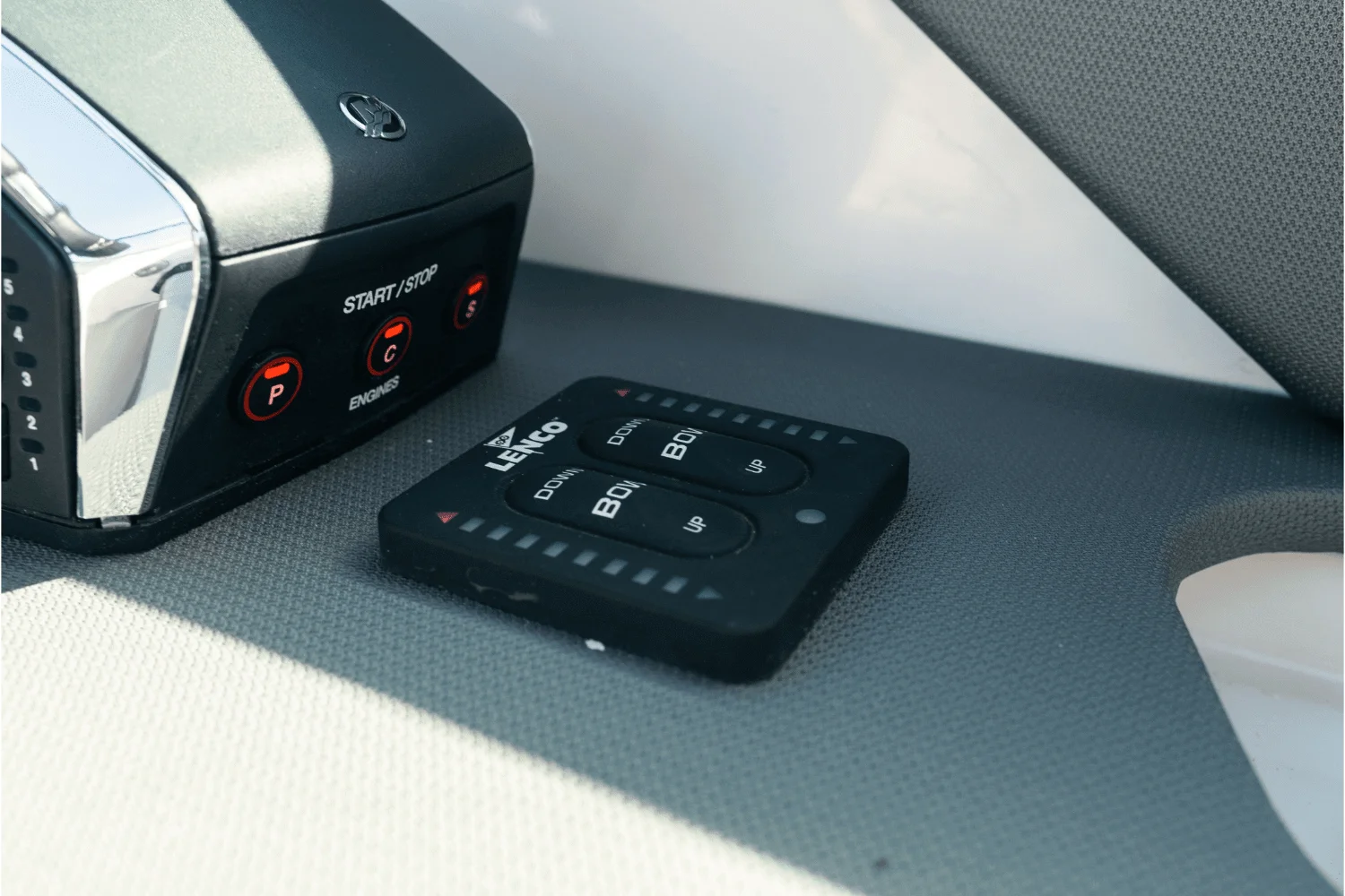 2026 Cruisers Yachts 38 GLS Outboard Image Thumbnail #81