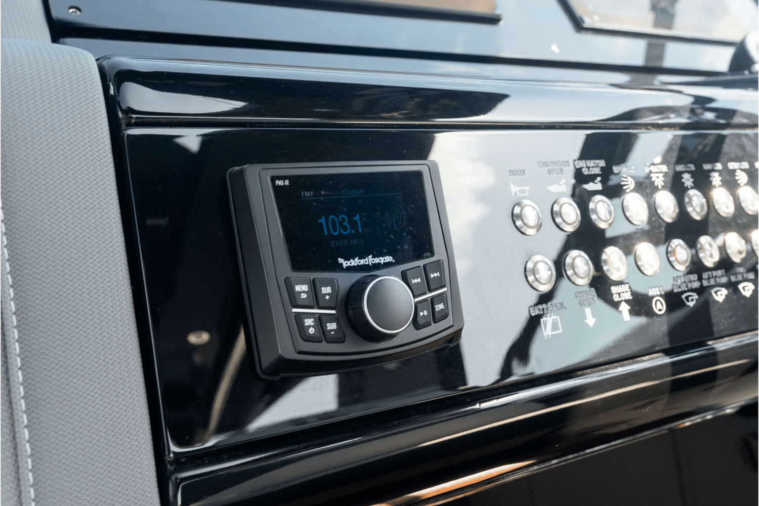 2026 Cruisers Yachts 38 GLS Outboard Image Thumbnail #78