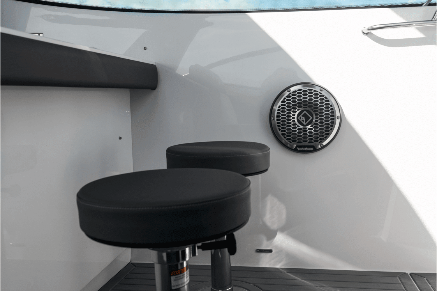 2026 Cruisers Yachts 38 GLS Outboard Image Thumbnail #67