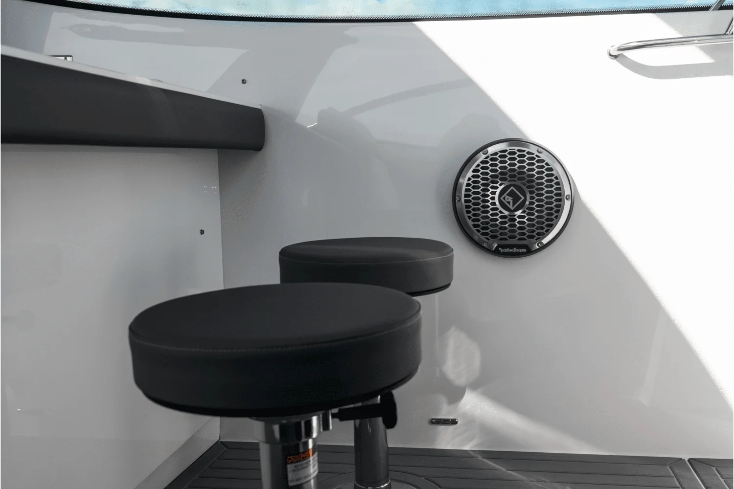 2026 Cruisers Yachts 38 GLS Outboard Image Thumbnail #67