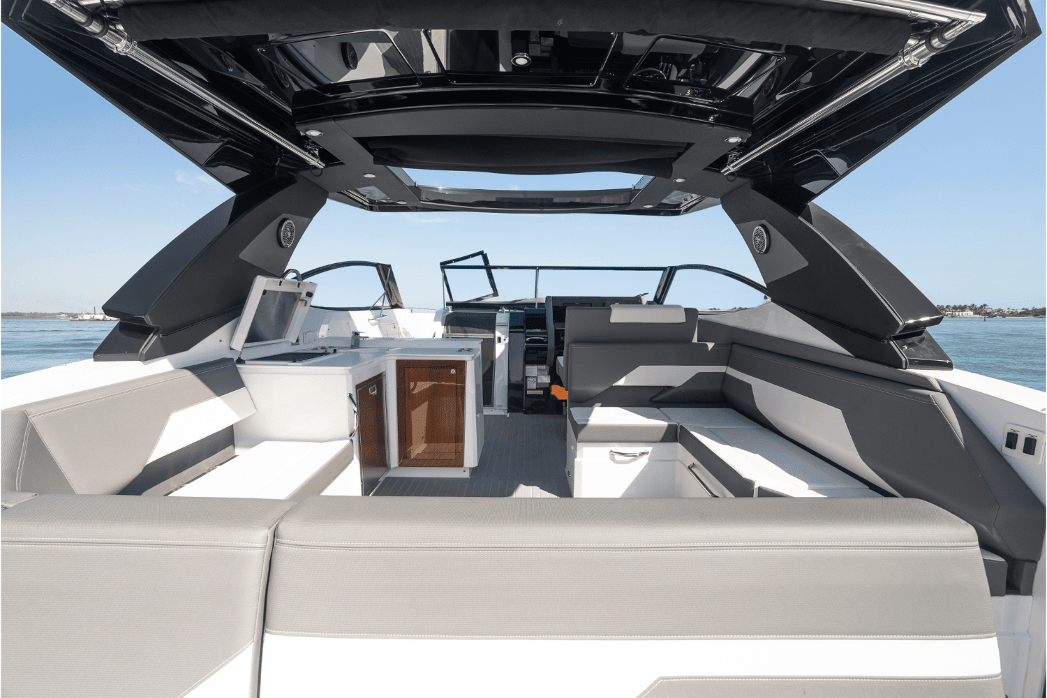 2026 Cruisers Yachts 38 GLS Outboard Image Thumbnail #69