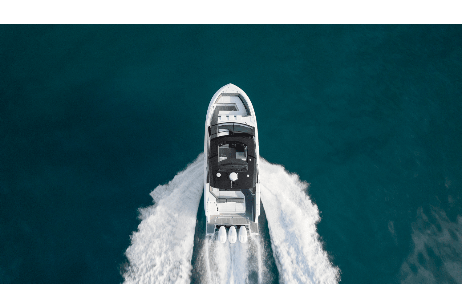 2026 Cruisers Yachts 38 GLS Outboard Image Thumbnail #21