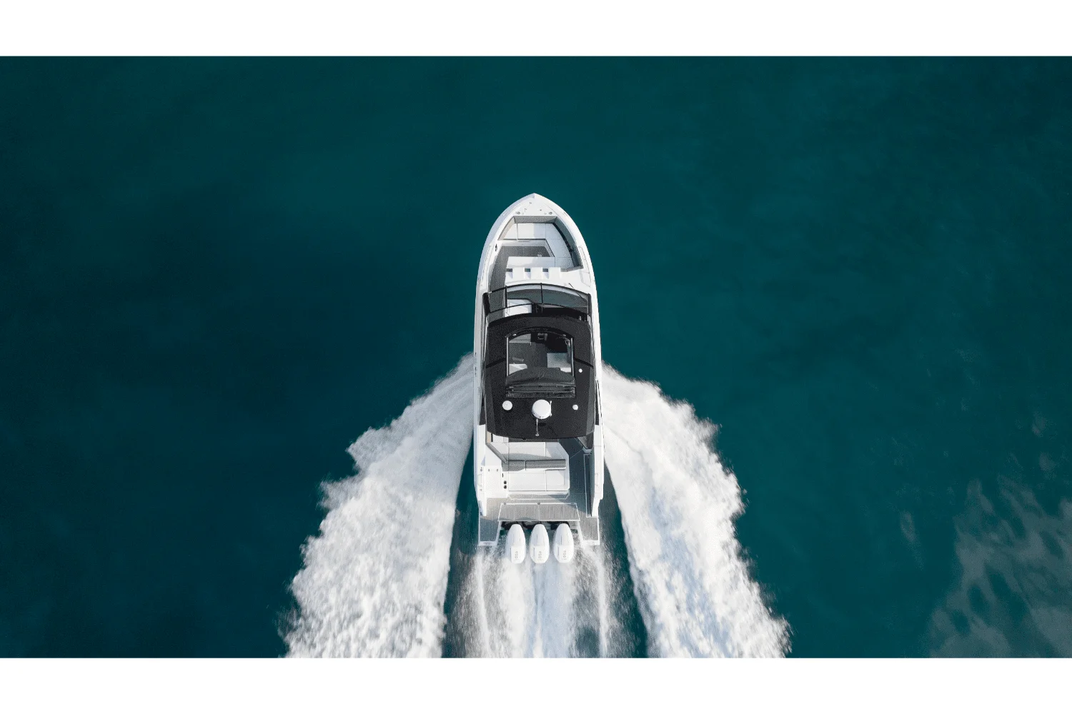 2026 Cruisers Yachts 38 GLS Outboard Image Thumbnail #21