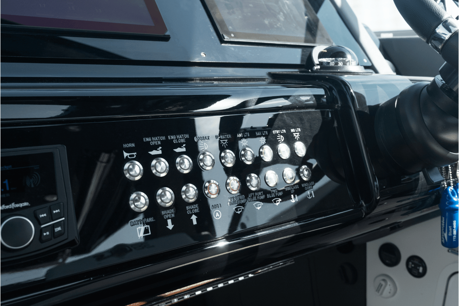 2026 Cruisers Yachts 38 GLS Outboard Image Thumbnail #77