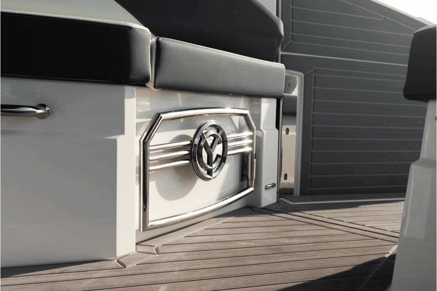 2026 Cruisers Yachts 38 GLS Outboard Image Thumbnail #42