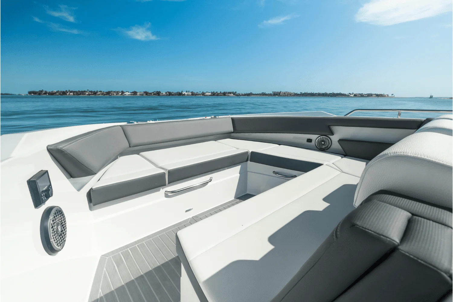 2026 Cruisers Yachts 38 GLS Outboard Image Thumbnail #85