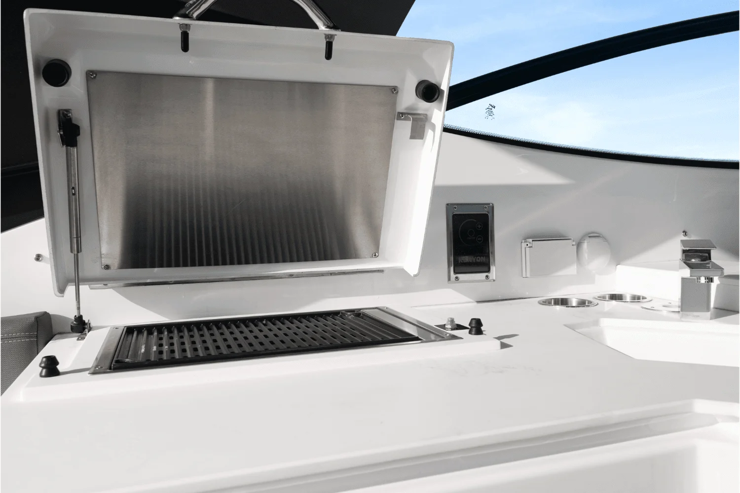 2026 Cruisers Yachts 38 GLS Outboard Image Thumbnail #37