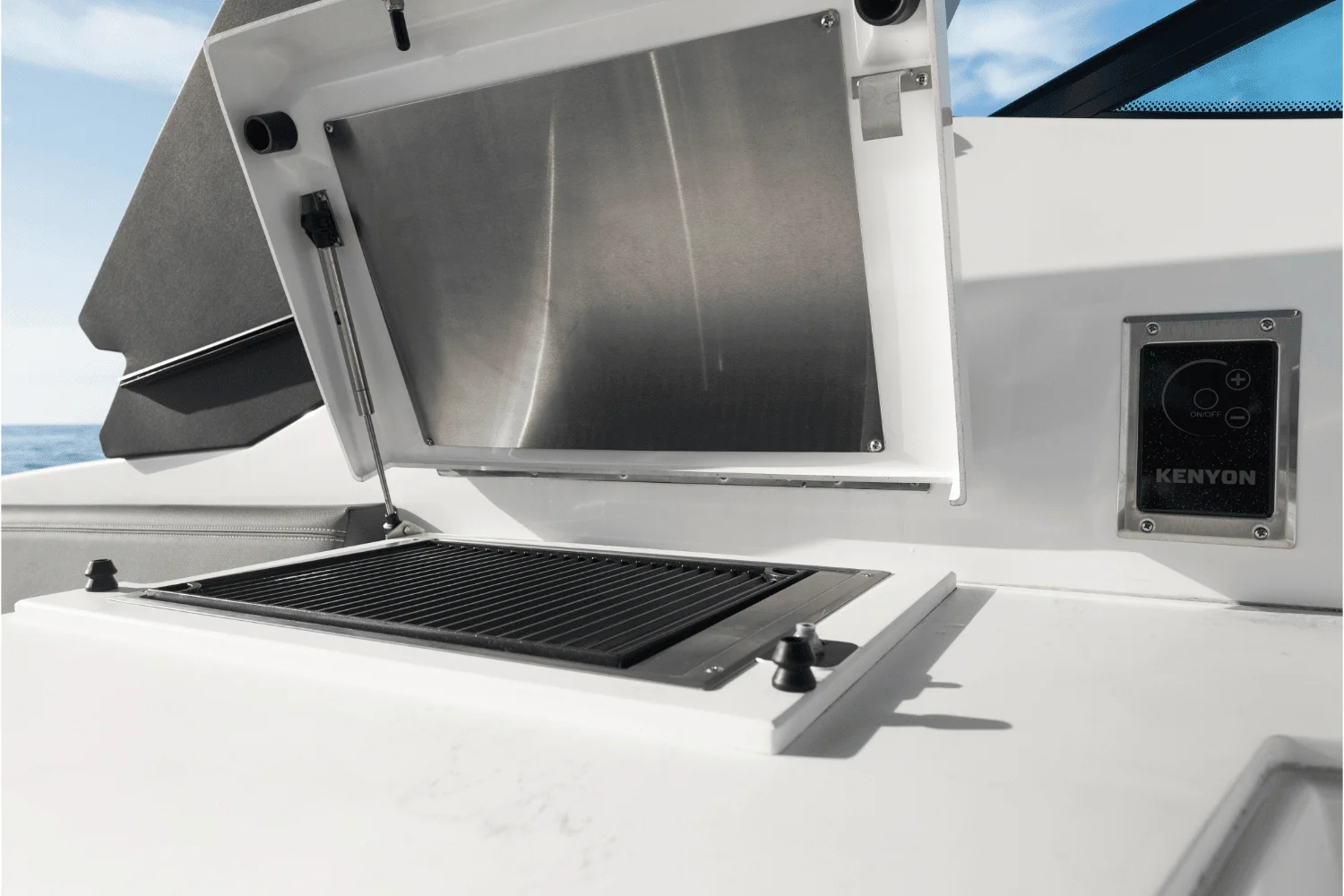 2026 Cruisers Yachts 38 GLS Outboard Image Thumbnail #38