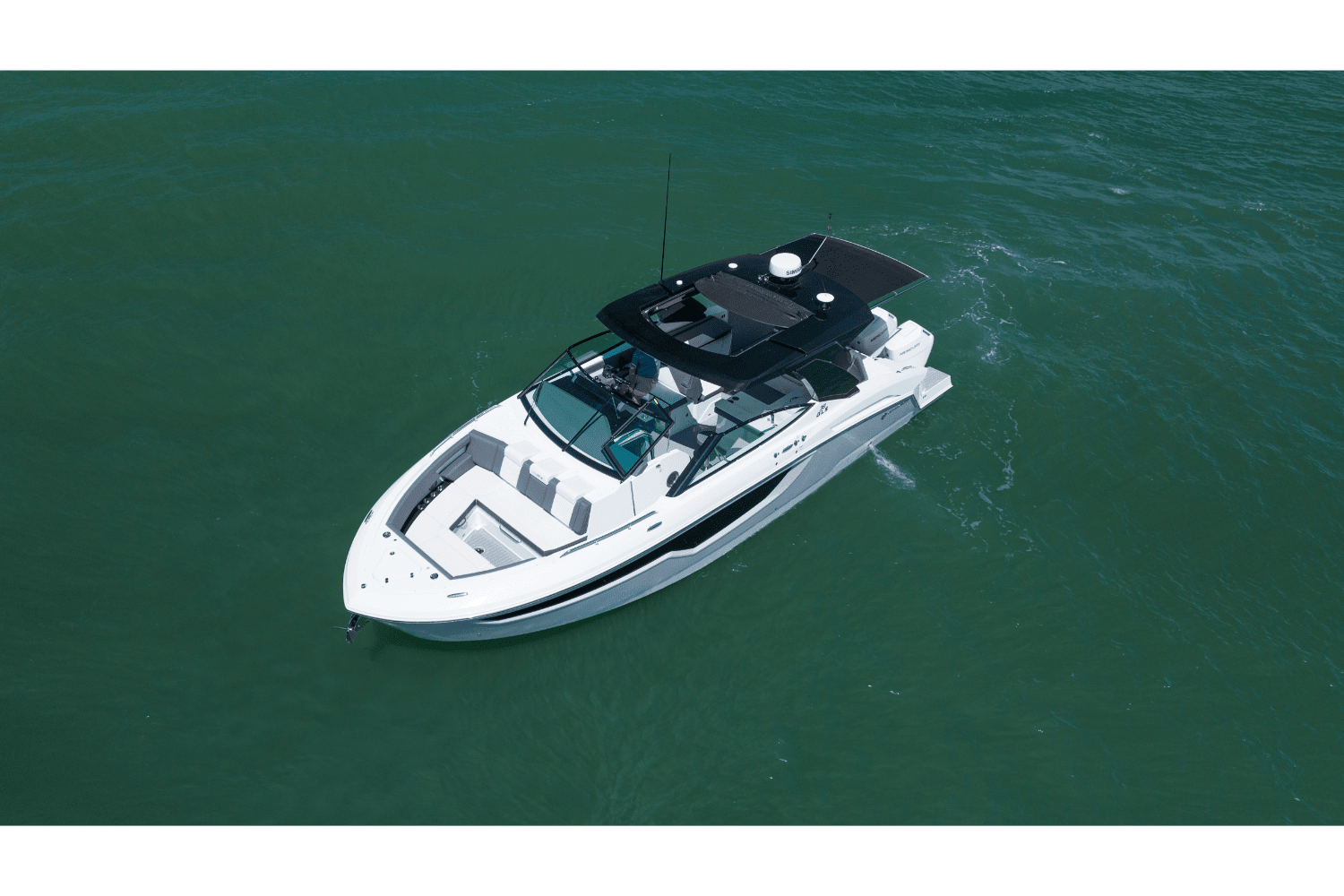 2026 Cruisers Yachts 38 GLS Outboard Image Thumbnail #28