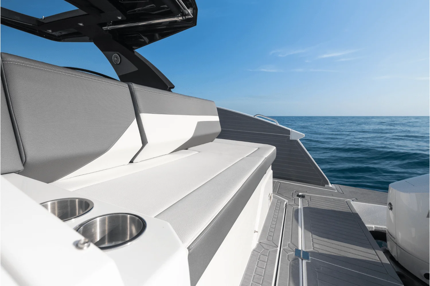 2026 Cruisers Yachts 38 GLS Outboard Image Thumbnail #56