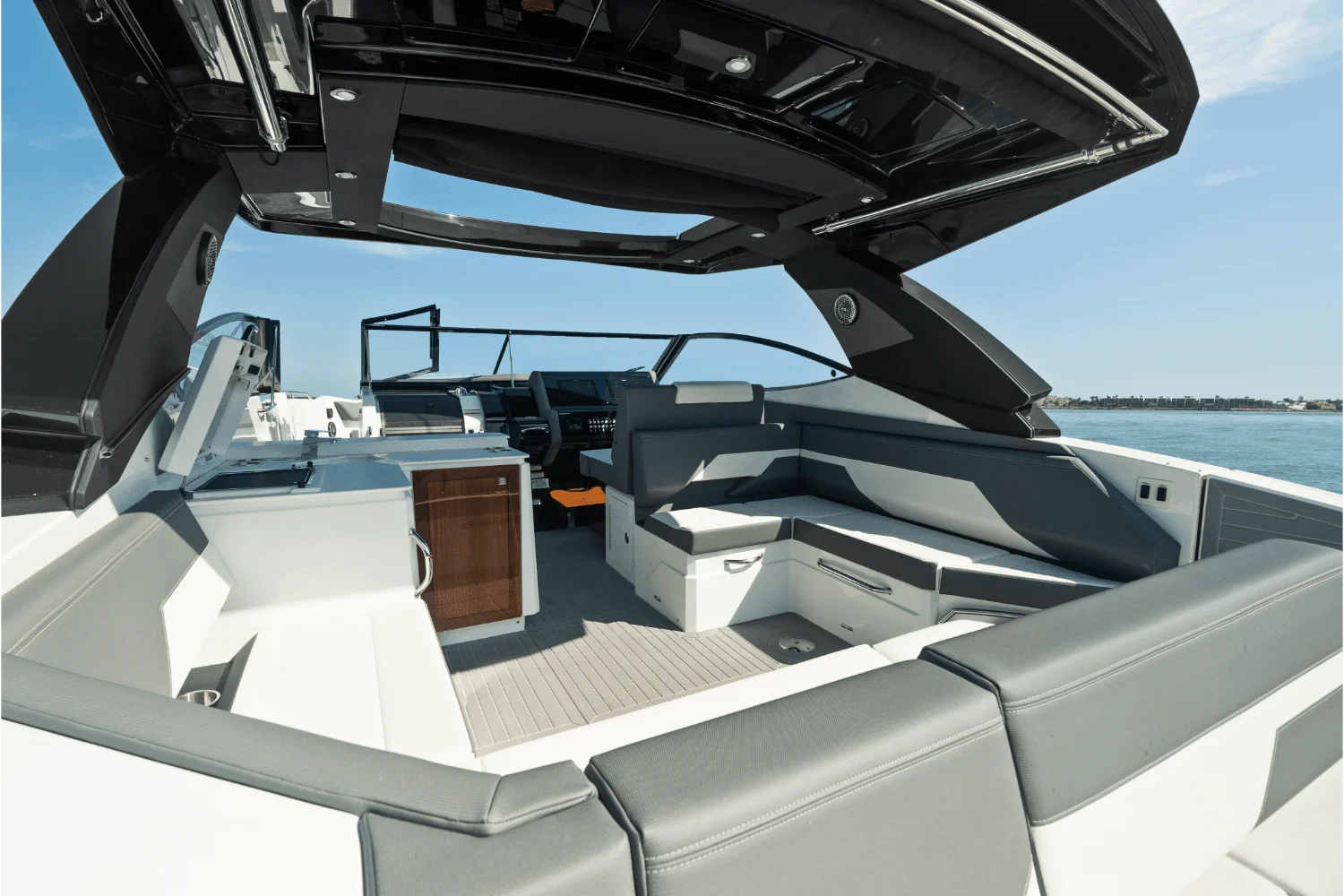 2026 Cruisers Yachts 38 GLS Outboard Image Thumbnail #70