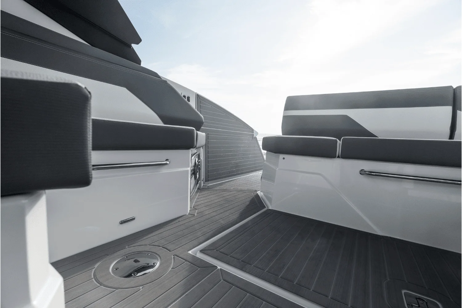 2026 Cruisers Yachts 38 GLS Outboard Image Thumbnail #46