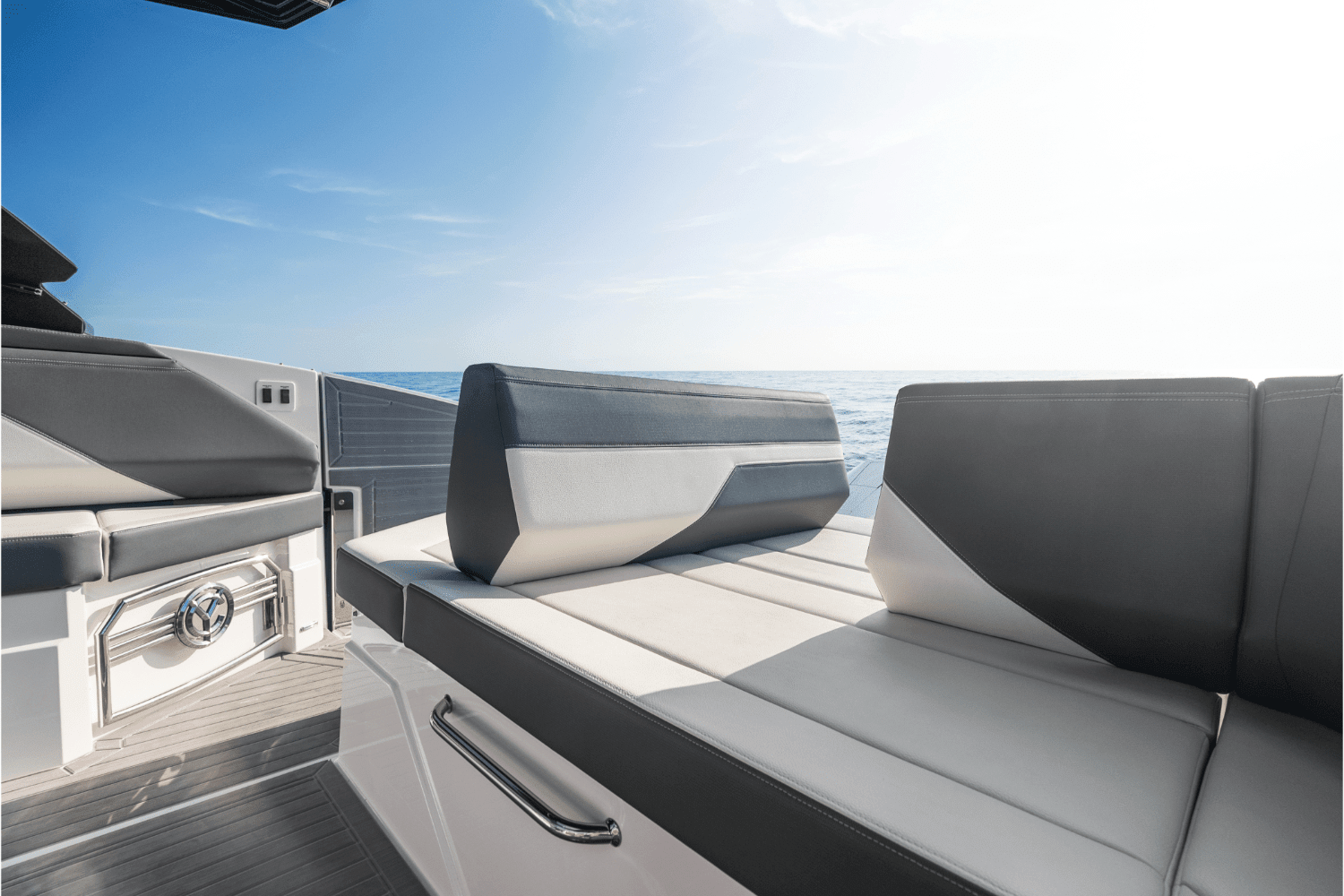 2026 Cruisers Yachts 38 GLS Outboard Image Thumbnail #62