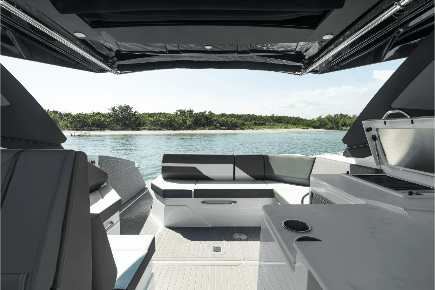 2026 Cruisers Yachts 38 GLS Outboard Image Thumbnail #65