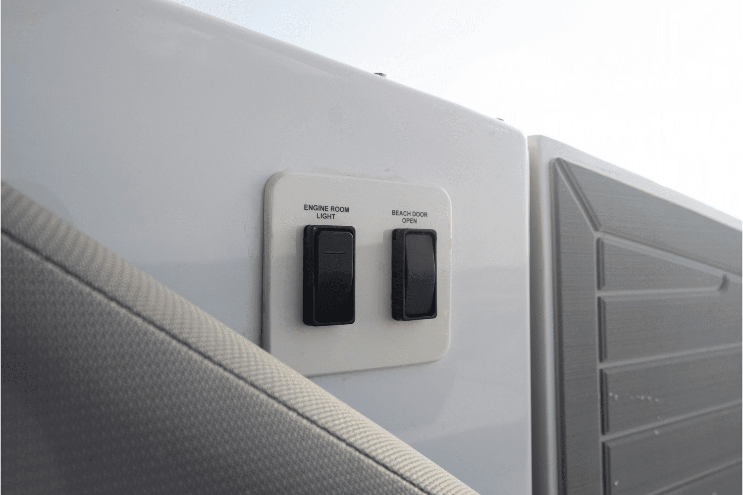 2026 Cruisers Yachts 38 GLS Outboard Image Thumbnail #47