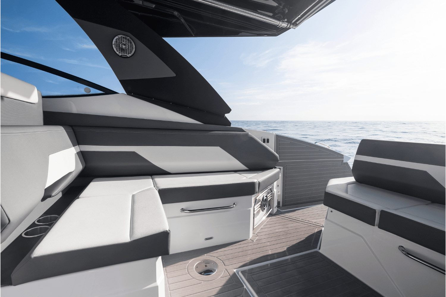 2026 Cruisers Yachts 38 GLS Outboard Image Thumbnail #41