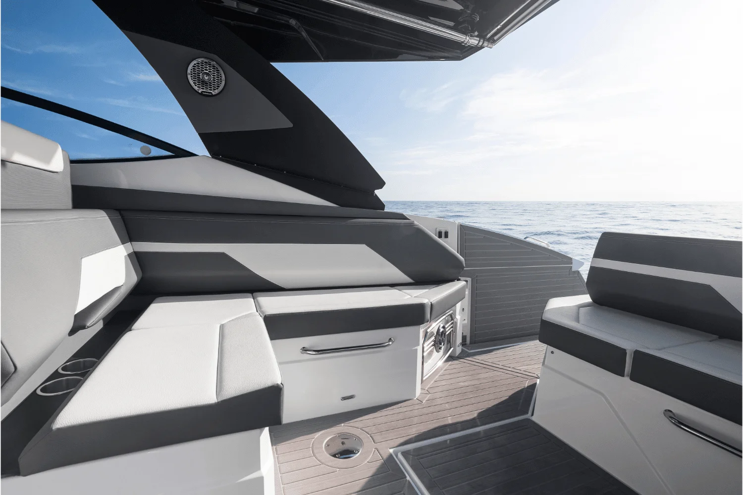 2026 Cruisers Yachts 38 GLS Outboard Image Thumbnail #41