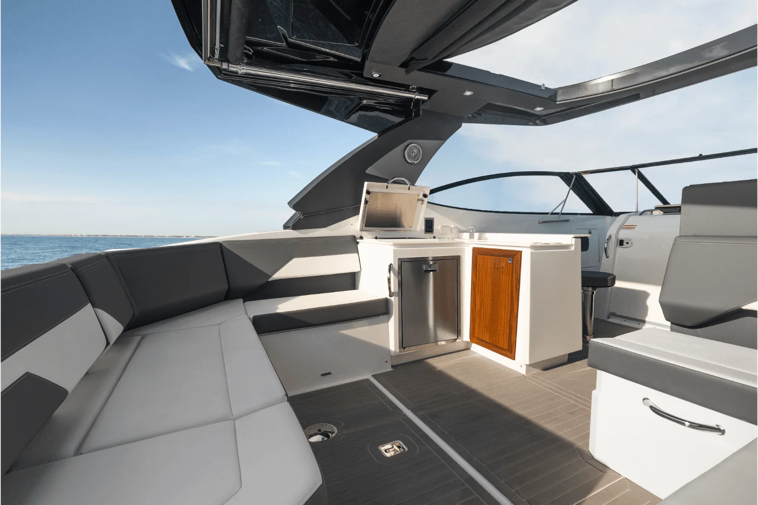 2026 Cruisers Yachts 38 GLS Outboard Image Thumbnail #60