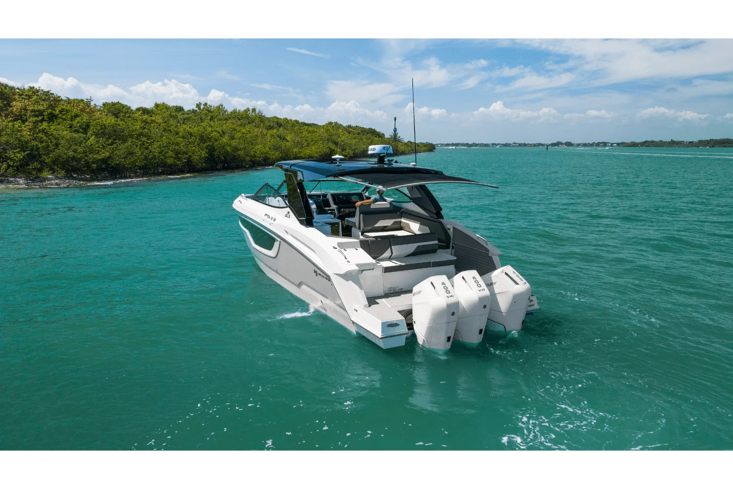 2026 Cruisers Yachts 38 GLS Outboard Image Thumbnail #31