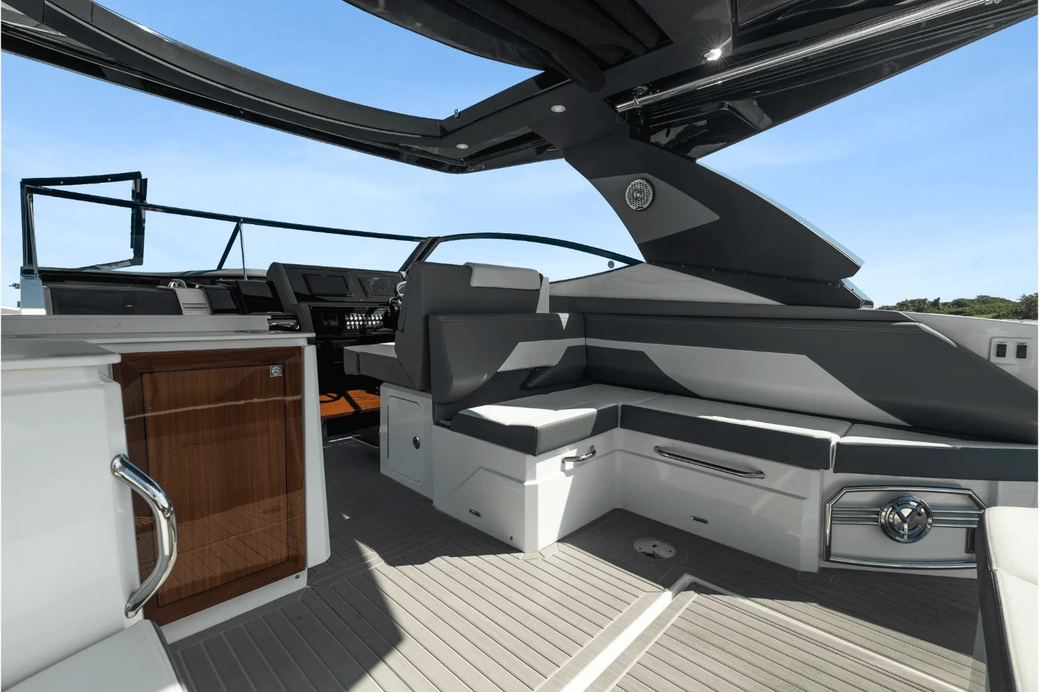 2026 Cruisers Yachts 38 GLS Outboard Image Thumbnail #71