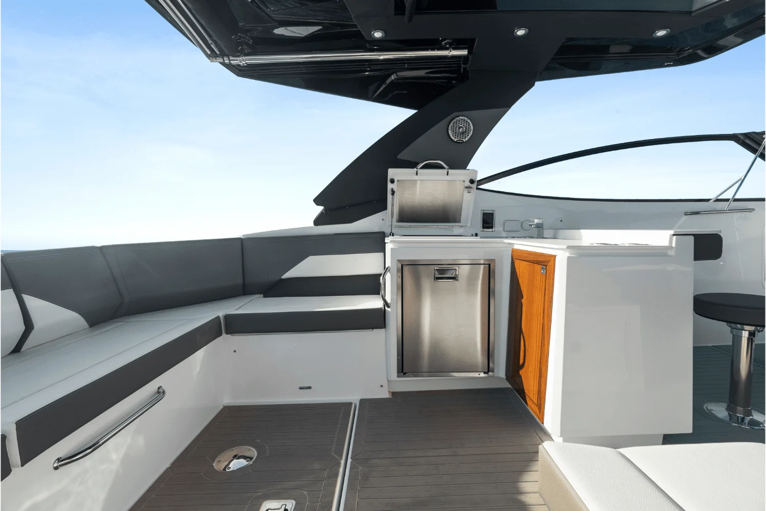 2026 Cruisers Yachts 38 GLS Outboard Image Thumbnail #35