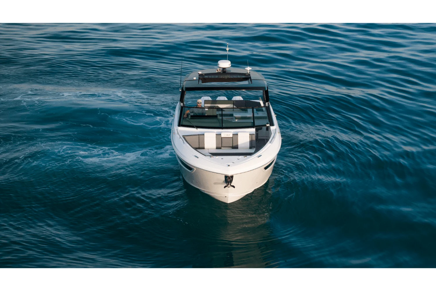 2026 Cruisers Yachts 38 GLS Outboard Image Thumbnail #12