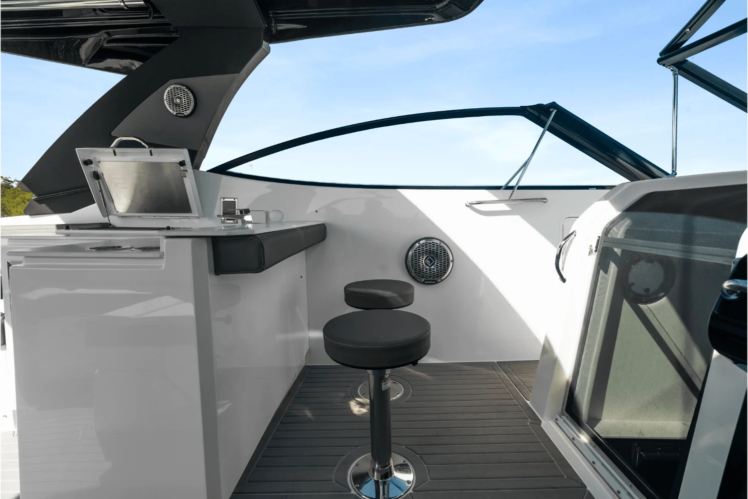 2026 Cruisers Yachts 38 GLS Outboard Image Thumbnail #66