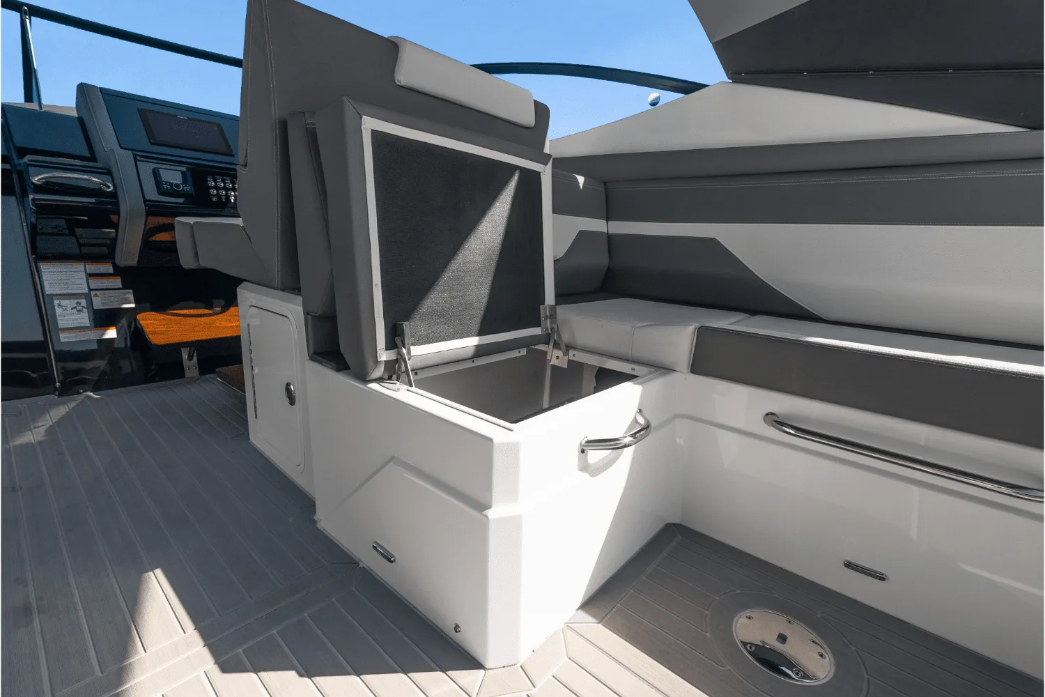 2026 Cruisers Yachts 38 GLS Outboard Image Thumbnail #75
