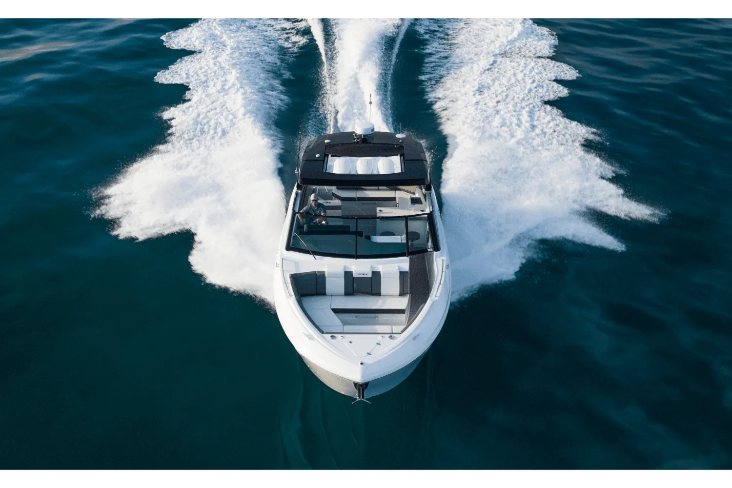 2026 Cruisers Yachts 38 GLS Outboard Image Thumbnail #20