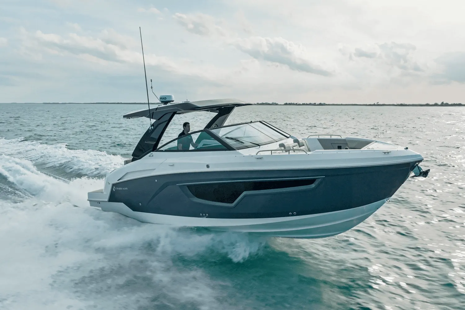 2026 Cruisers Yachts 34 GLS Outboard