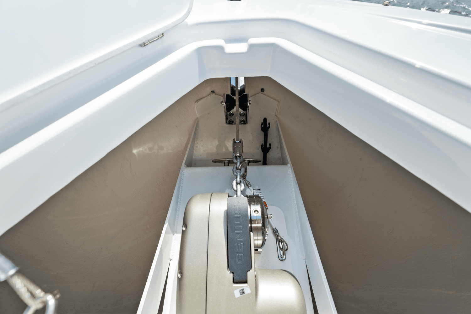 2026 Cruisers Yachts 34 GLS Outboard Image Thumbnail #20