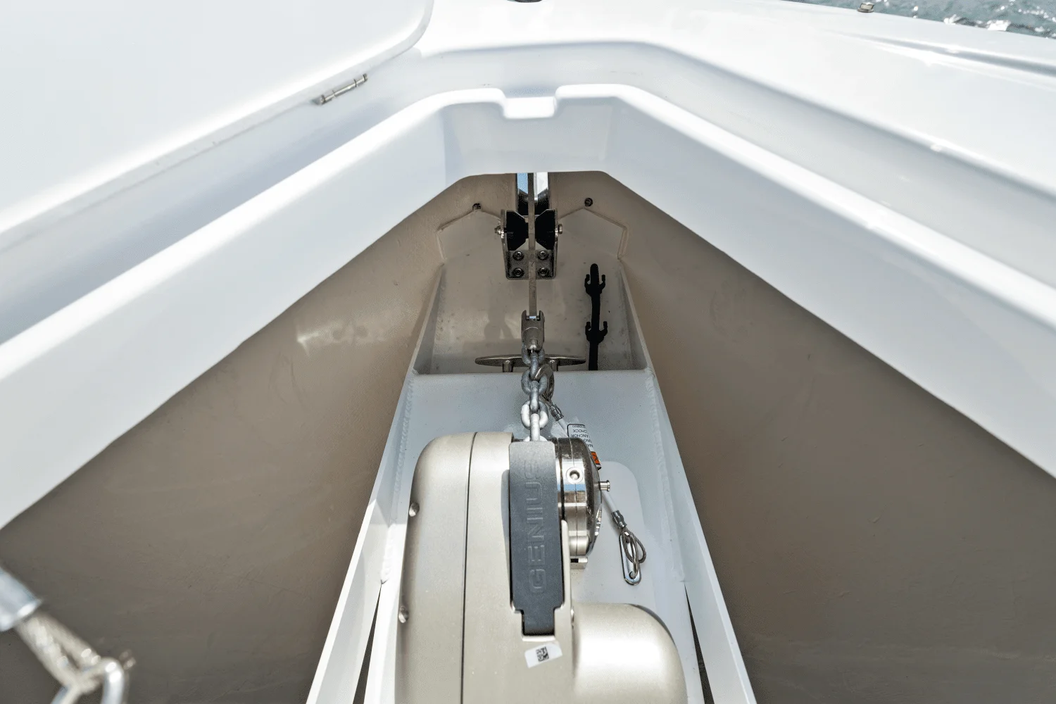 2026 Cruisers Yachts 34 GLS Outboard Image Thumbnail #20