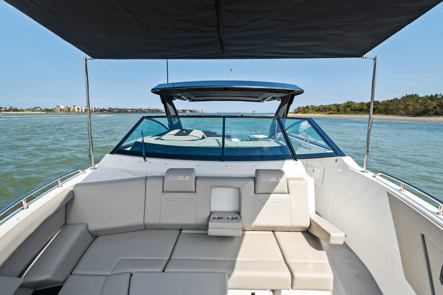 2026 Cruisers Yachts 34 GLS Outboard Image Thumbnail #22