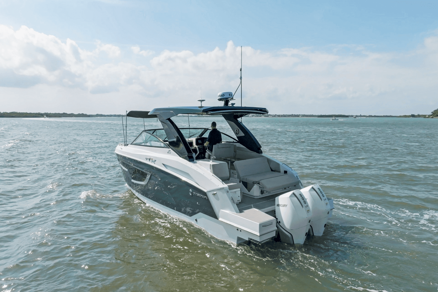 2026 Cruisers Yachts 34 GLS Outboard Image Thumbnail #4