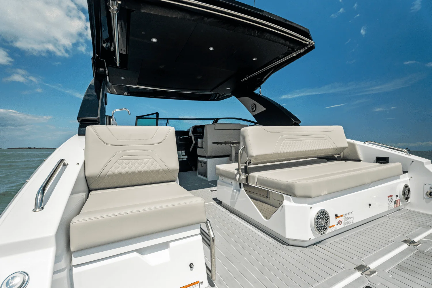 2026 Cruisers Yachts 34 GLS Outboard Image Thumbnail #95