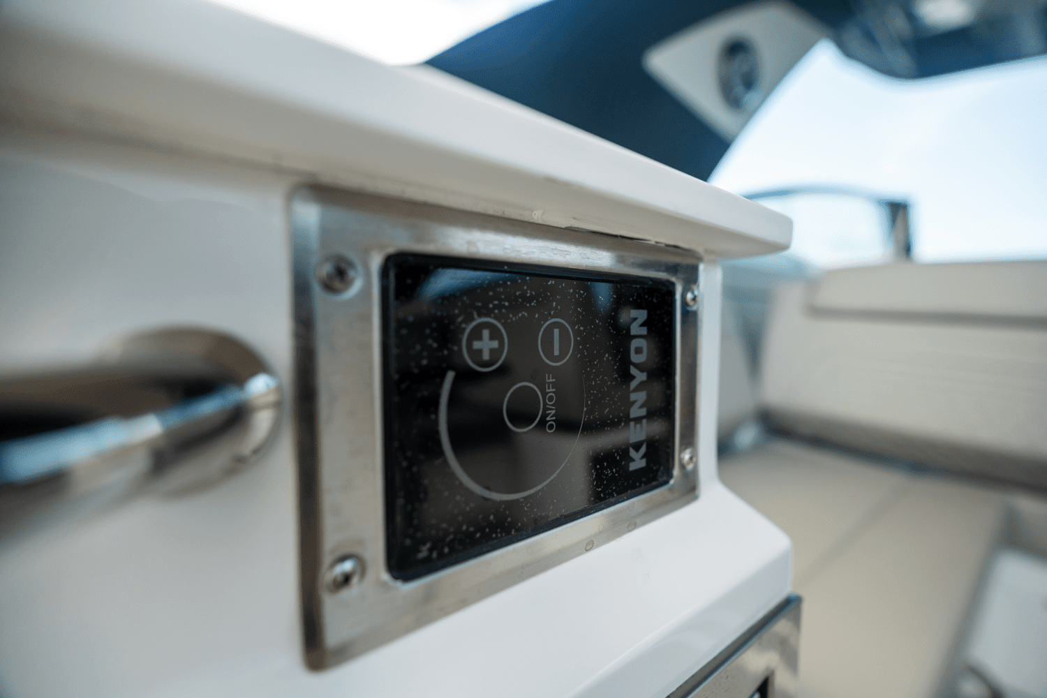 2026 Cruisers Yachts 34 GLS Outboard Image Thumbnail #81