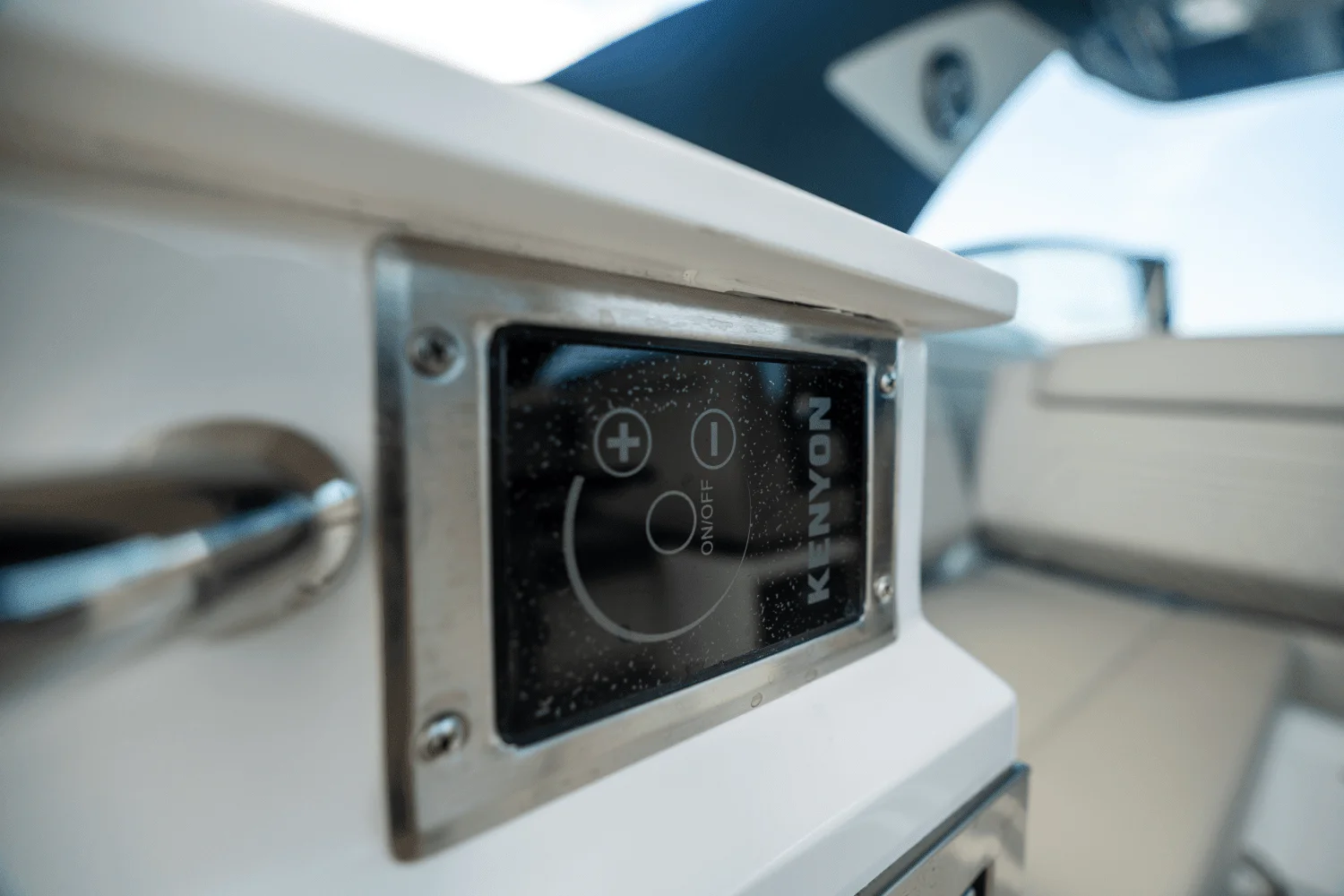 2026 Cruisers Yachts 34 GLS Outboard Image Thumbnail #81