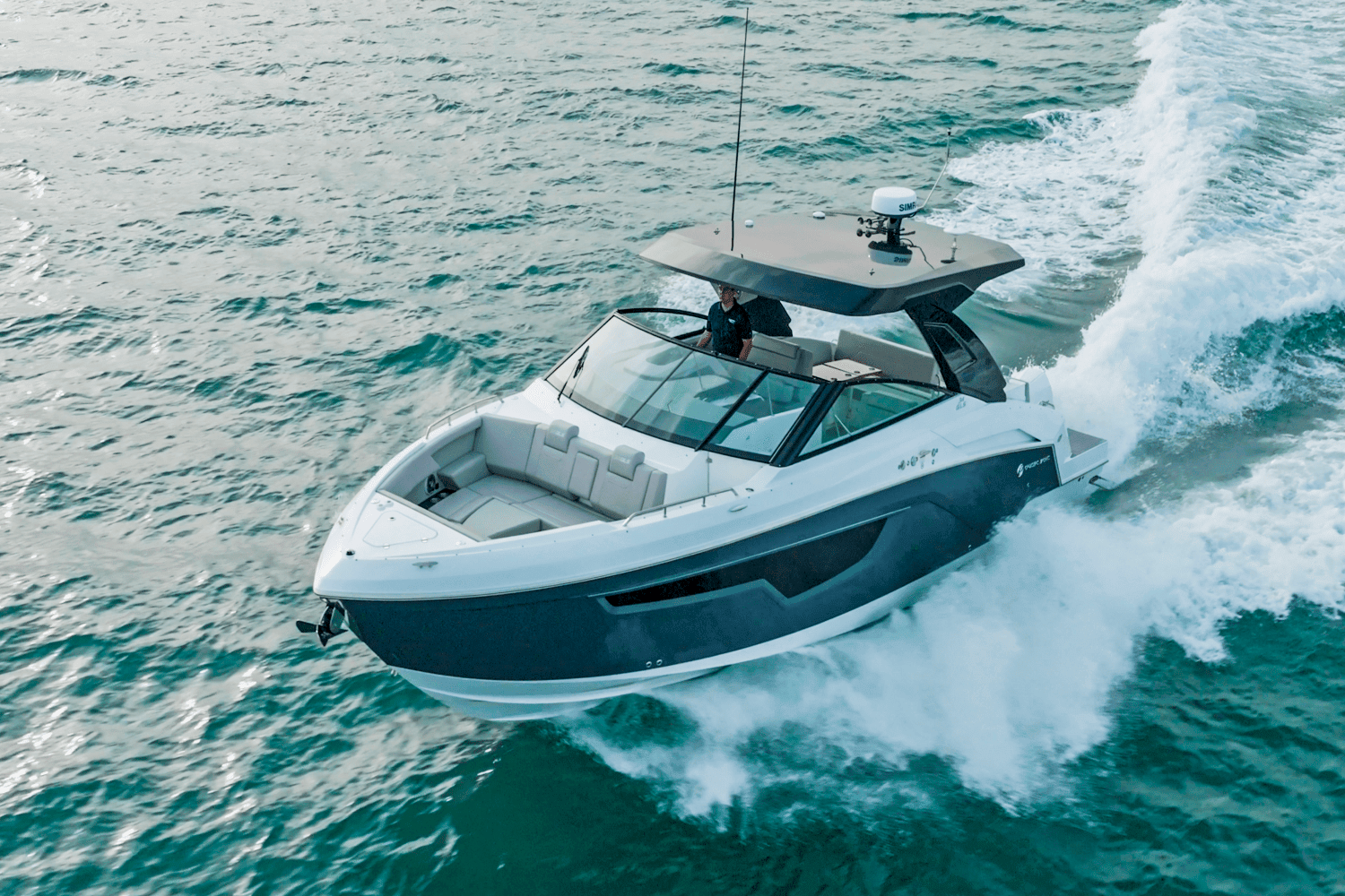 2026 Cruisers Yachts 34 GLS Outboard Image Thumbnail #1