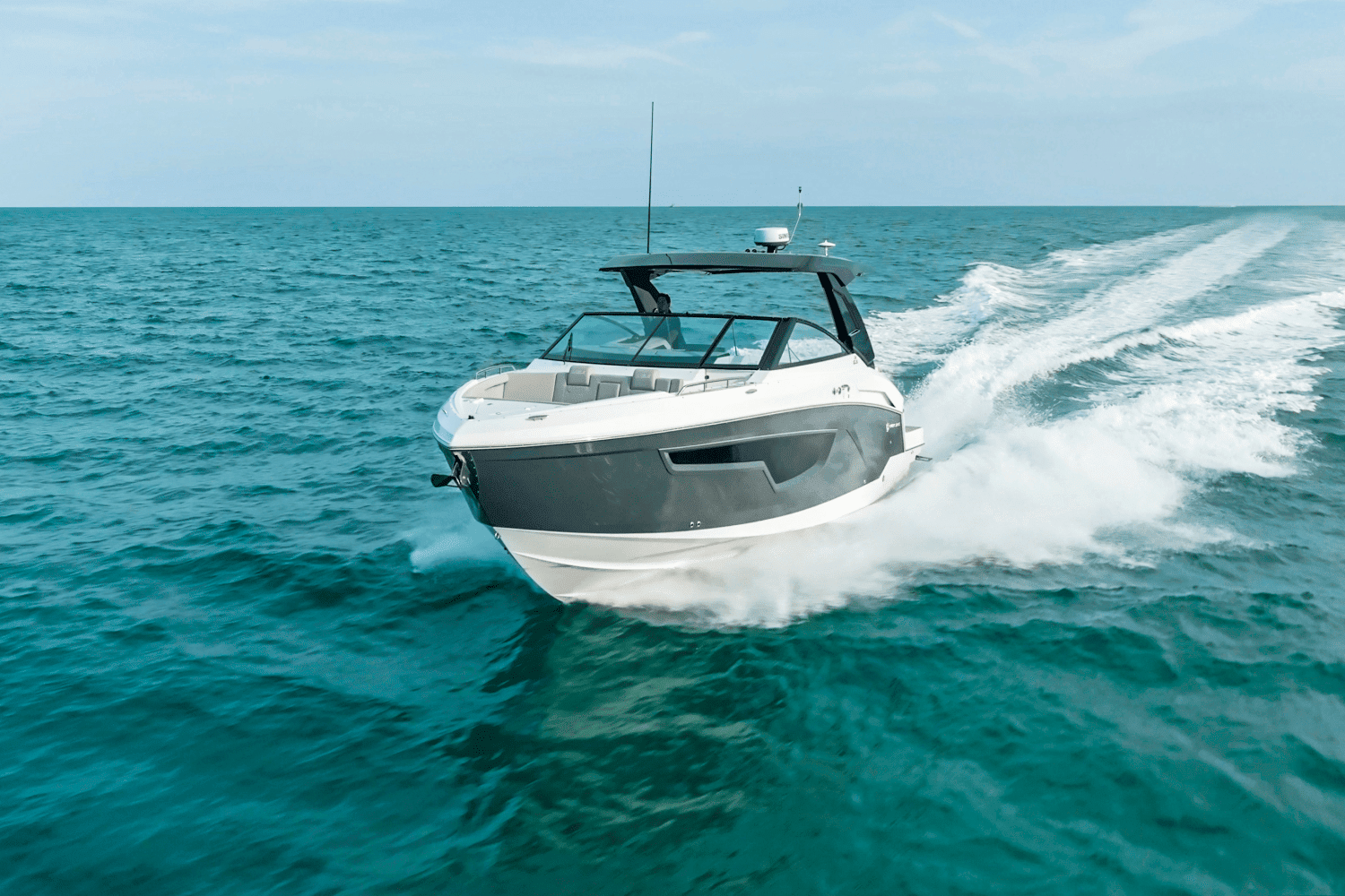 2026 Cruisers Yachts 34 GLS Outboard Image Thumbnail #39