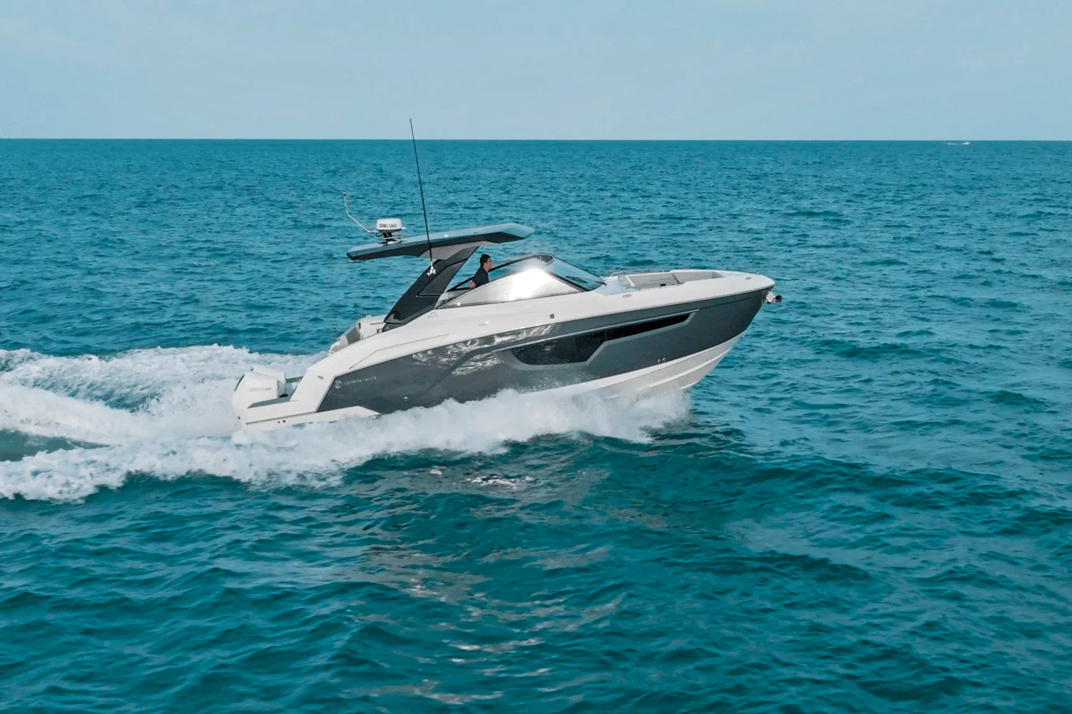 2026 Cruisers Yachts 34 GLS Outboard Image Thumbnail #49