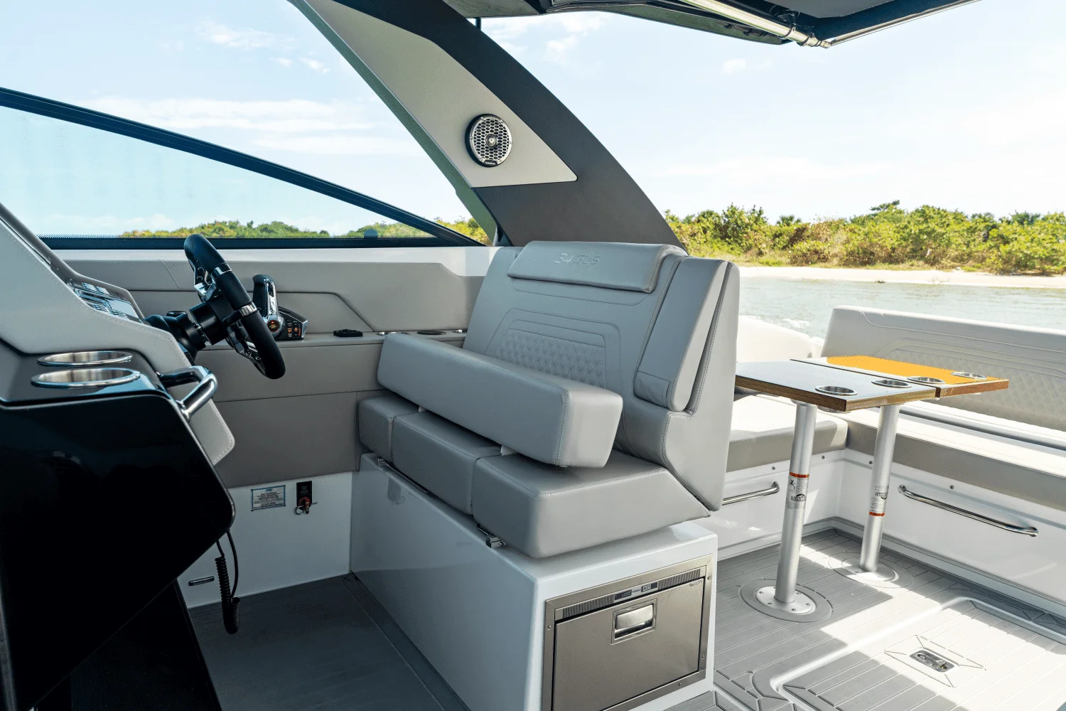 2026 Cruisers Yachts 34 GLS Outboard Image Thumbnail #64