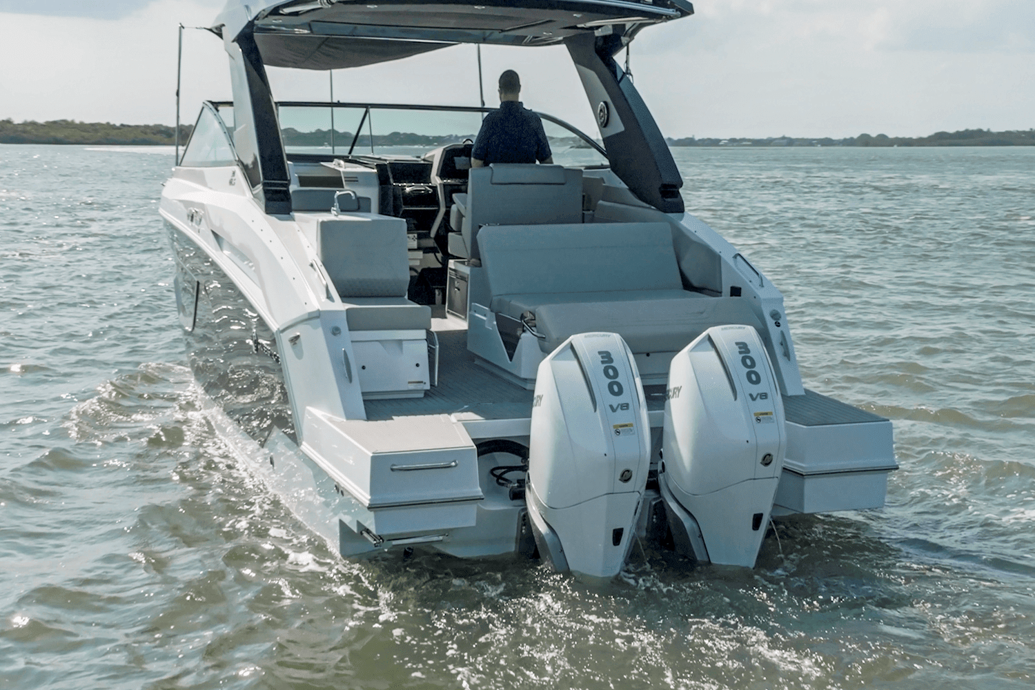 2026 Cruisers Yachts 34 GLS Outboard Image Thumbnail #5