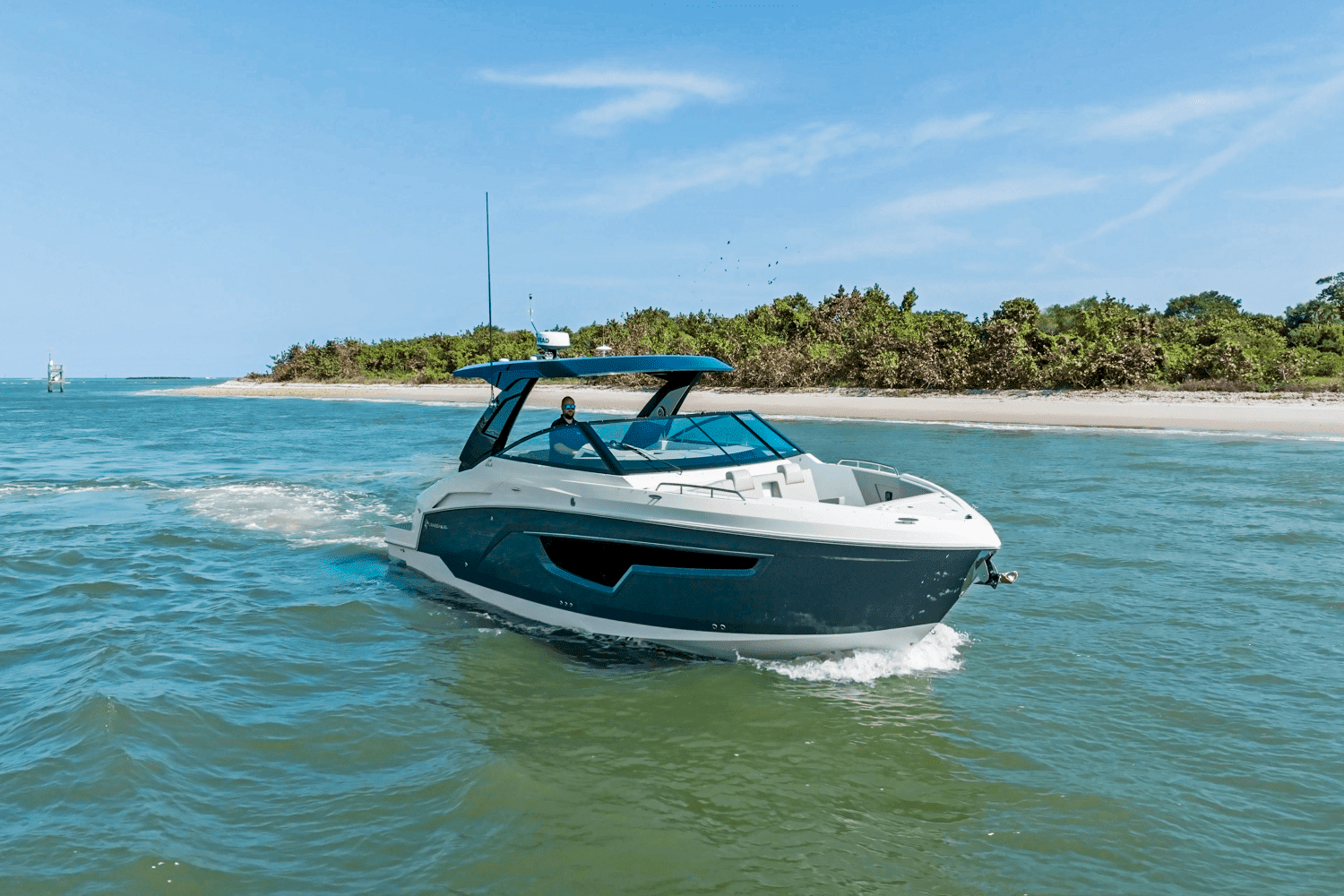 2026 Cruisers Yachts 34 GLS Outboard Image Thumbnail #41