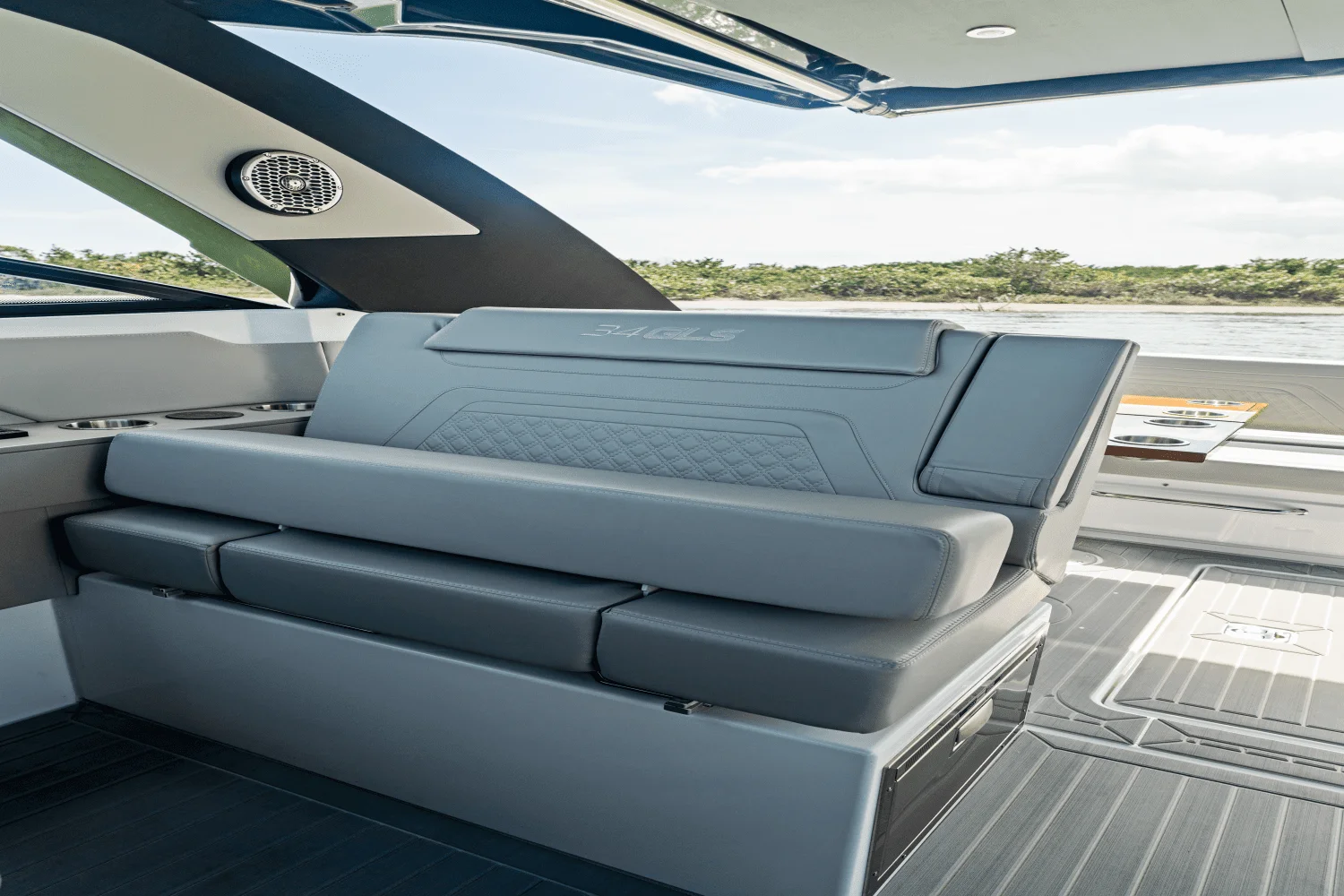 2026 Cruisers Yachts 34 GLS Outboard Image Thumbnail #66