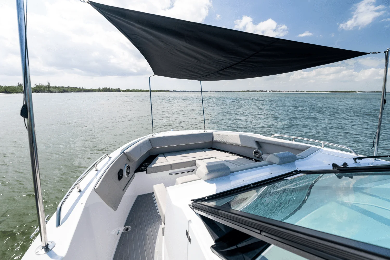 2026 Cruisers Yachts 34 GLS Outboard Image Thumbnail #17