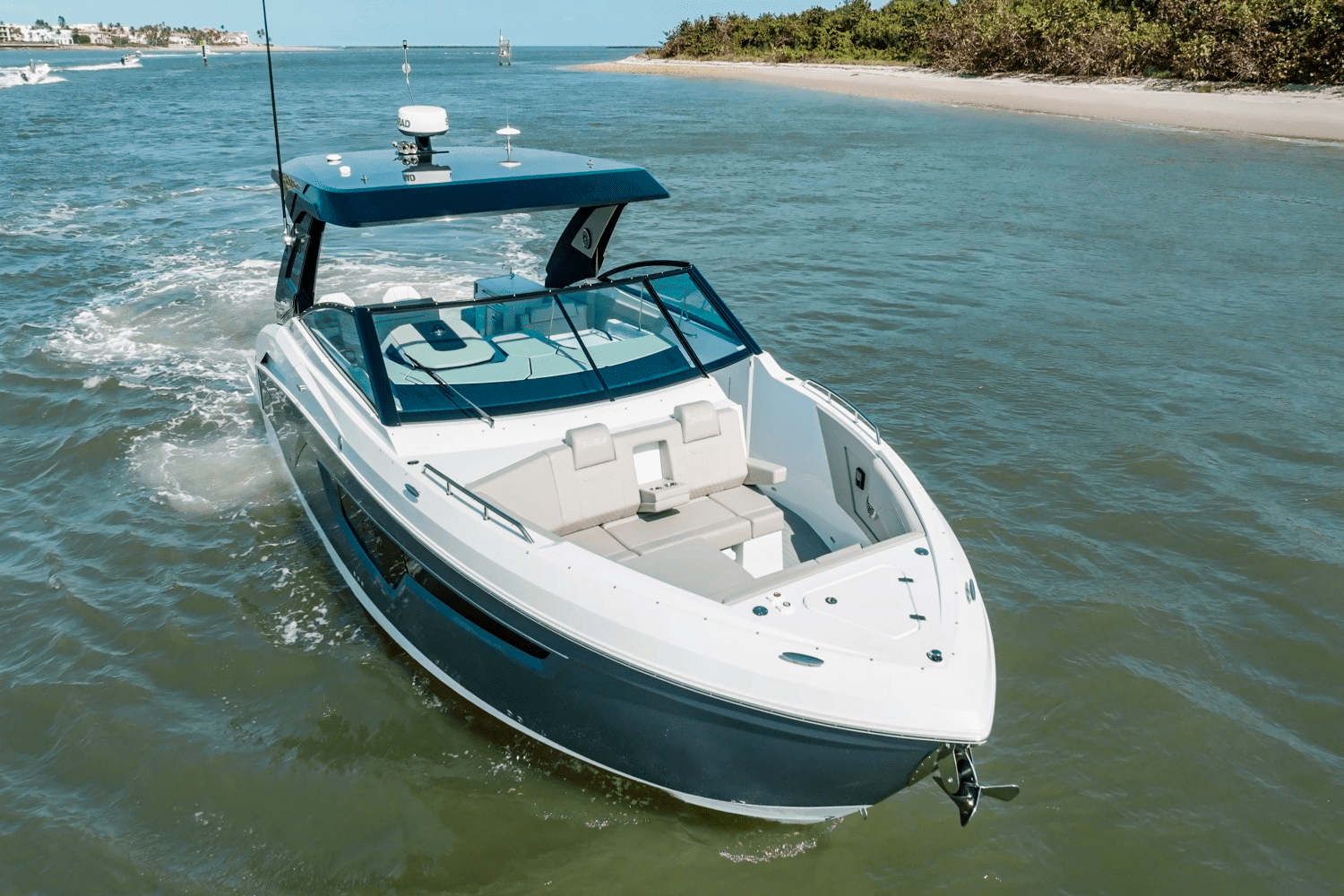 2026 Cruisers Yachts 34 GLS Outboard Image Thumbnail #38