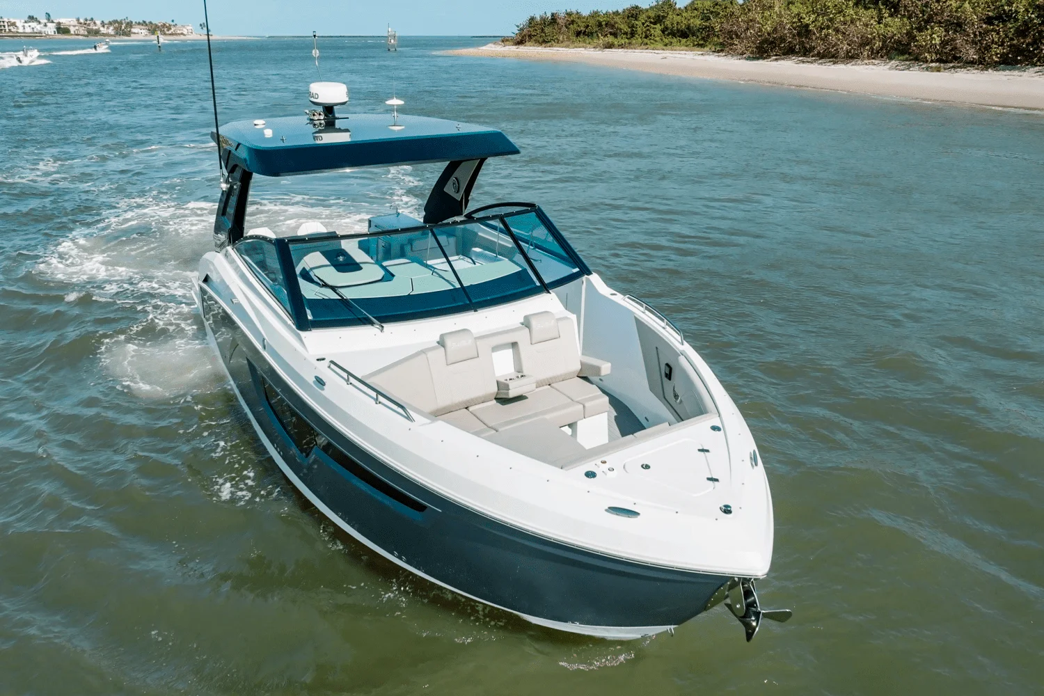 2026 Cruisers Yachts 34 GLS Outboard Image Thumbnail #38