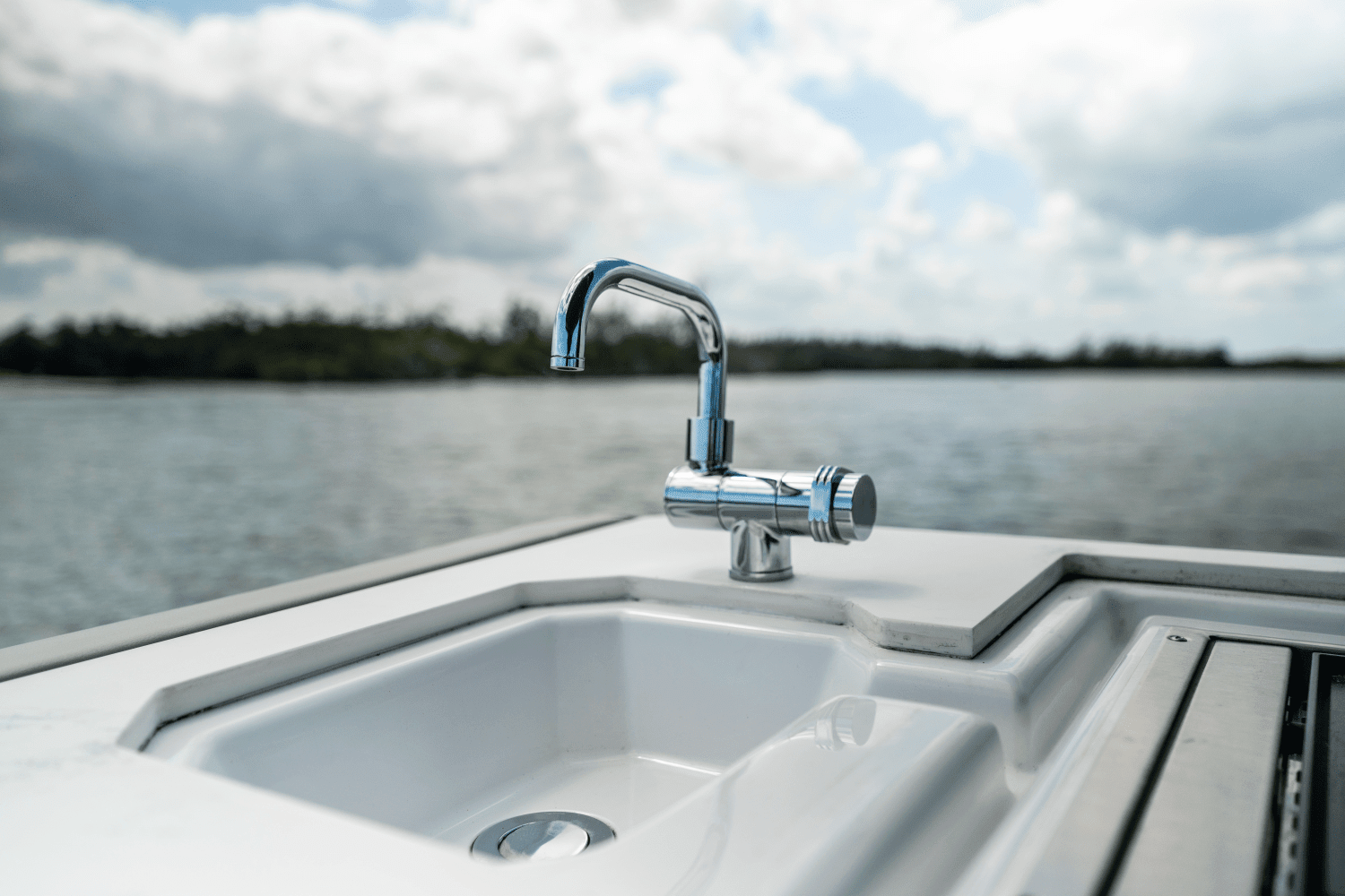 2026 Cruisers Yachts 34 GLS Outboard Image Thumbnail #82